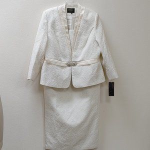 NWT GIOVANNA 2PC WOMENS SUIT SIZE 18 WITH BEADS AND RHINESTONES CHAMPANGE COLOR